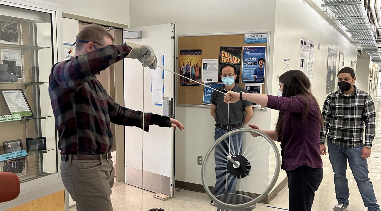 Physics and astronomy faculty trying out new lab activities